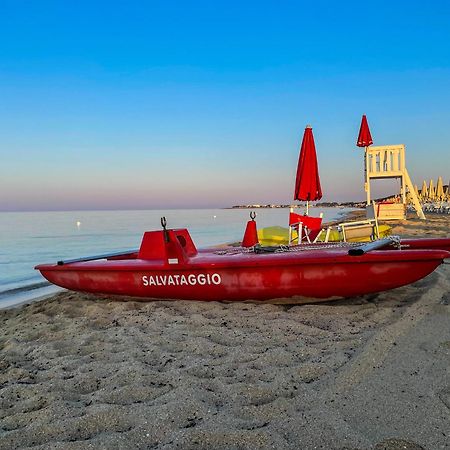 A 2 Passi Dal Mare Villa Porto Cesareo Luaran gambar